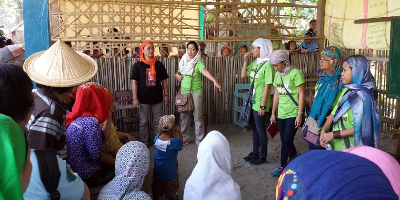 Muslim women leaders participate in a community consultation facilitated by Oxfam's Conflict Transformation Team in Mindanao (Photo: Rhea Catada/Oxfam) Muslim women leaders participate in a community consultation facilitated by Oxfam's Conflict Transformation Team in Mindanao (Photo: Rhea Catada/Oxfam)